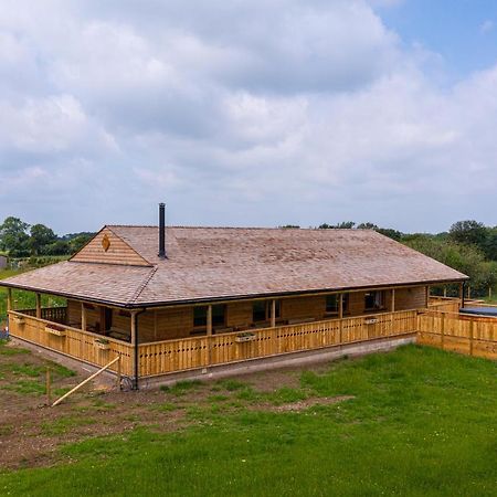 Luxury Log Cabin With A Hot Tub Stone  Екстериор снимка