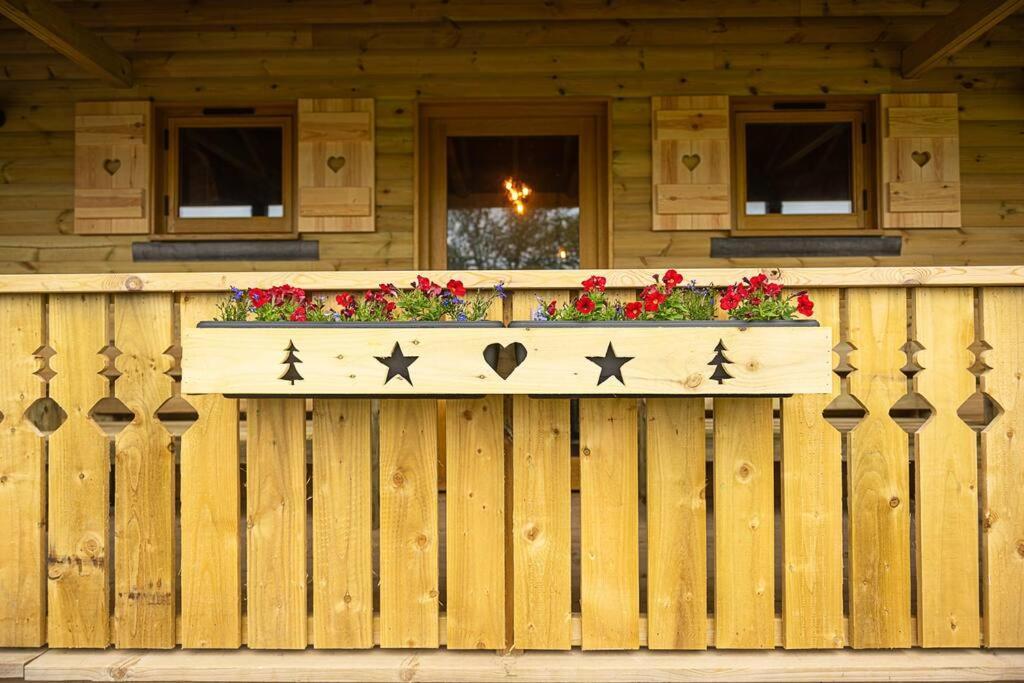 Luxury Log Cabin With A Hot Tub Stone  Екстериор снимка