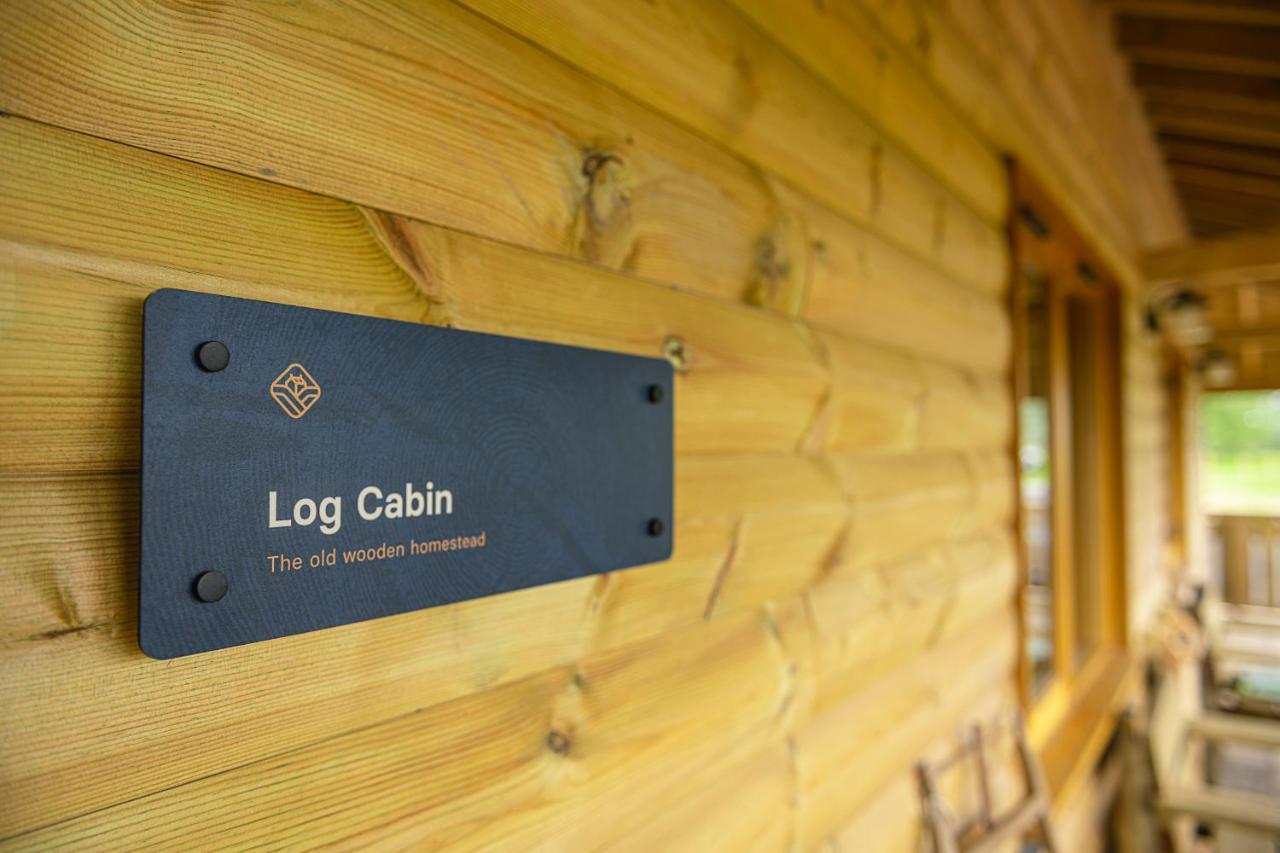Luxury Log Cabin With A Hot Tub Stone  Екстериор снимка