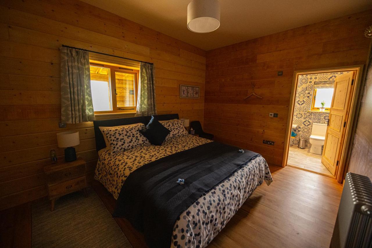Luxury Log Cabin With A Hot Tub Stone  Екстериор снимка
